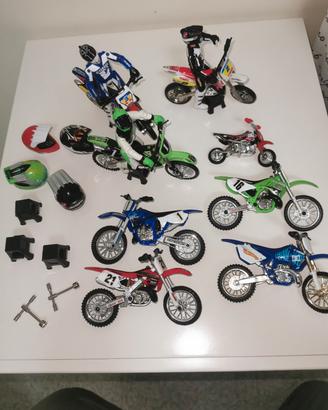 modellini Cross Hot-Wheels 1:18