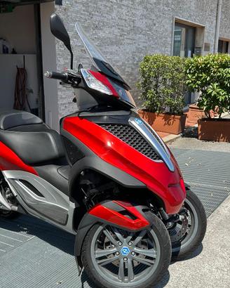 Piaggio MP3 300
