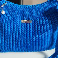 Borsetta bluette a uncinetto 