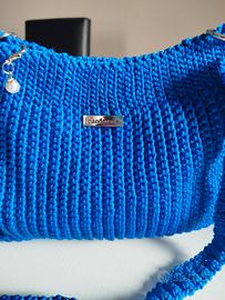 Borsetta bluette a uncinetto 