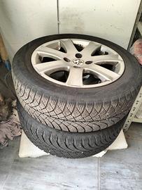 pneumatici  195 55 R 16 con cerchi in lega Peugeot