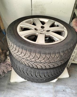 pneumatici  195 55 R 16 con cerchi in lega Peugeot