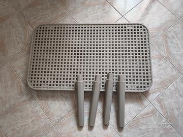 Tavolino in plastica grigio da esterno - corners