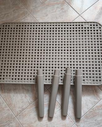 Tavolino in plastica grigio da esterno - corners