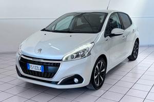 Peugeot 208 1.2 BENZINA 5 PORTE Signature