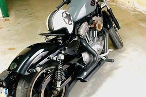 HARLEY DAVIDSON SPORTSTER 883 DEL 2011