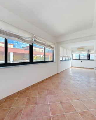 Ampio e Luminoso Appartamento in Centro Città