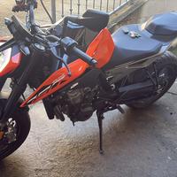 Ktm duke 790