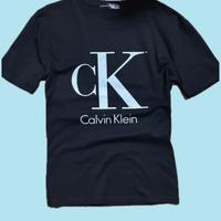 T-shirt Calvin Klein taglia S come nuova