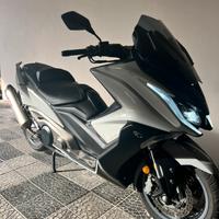 Kymco ak 550