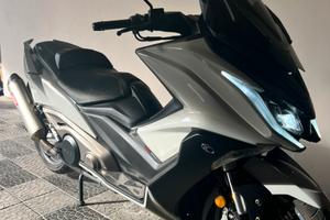 Kymco ak 550