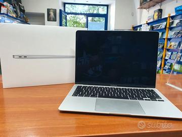 Macbook Air M1 256 Esposizione con lievi segni est