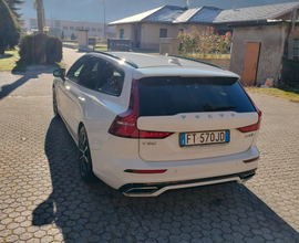 Volvo v60 awd 190 CV r-design