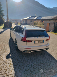 Volvo v60 awd 190 CV r-design