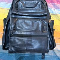 Zaino TUMI in pelle con scomparto per computer