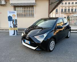 Toyota Aygo Connect 1.0 VVT-i 72 CV 5 porte x-cool