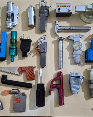 COLLEZIONE 30 ACCENDINI  IN METALLO VINTAGE