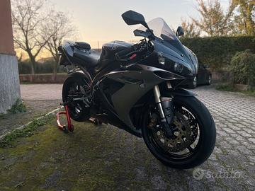 Yamaha R1