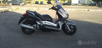 Yamaha X Max 250. Bauletto parabrezza