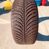 gomma Goodyear Vector 4 stagioni misura 225/45R17