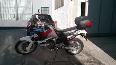 Honda Africa Twin XRV 750 Africa Twin