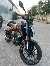 KTM Duke 125