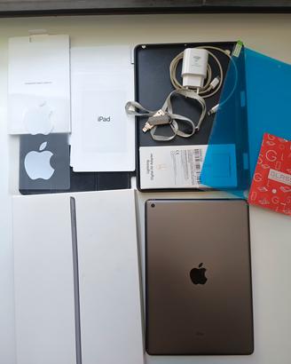 iPad 9 con accessori 