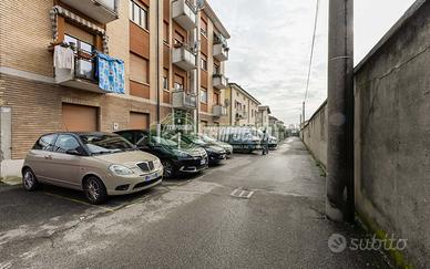 AMPIO BILOCALE CON SERVIZI