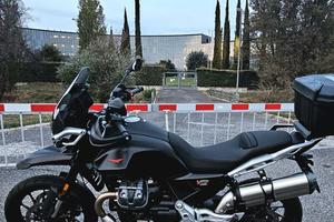 Moto Guzzi V85 Strada