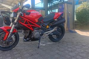 ducati Monster 696