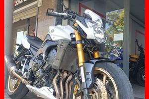 Yamaha fz 8 *rate*permute*scarico akrapovic+ohlins