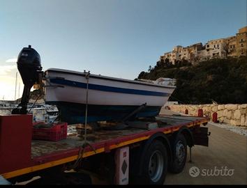 Gozzo con motore fuoribordo