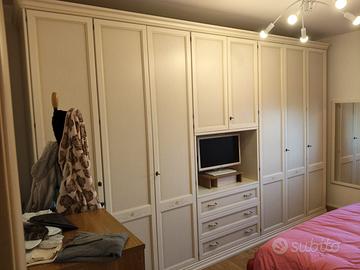 Armadio 8 ante, cassettiera, porta/tv