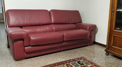 Divano in pelle 3 posti come nuovo