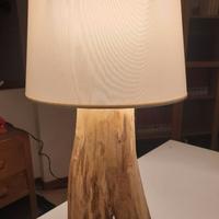 Lampada artigianale in legno