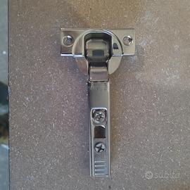 cerniera 110°