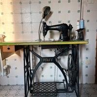 Macchina da cucire PFAFF elettrificata.