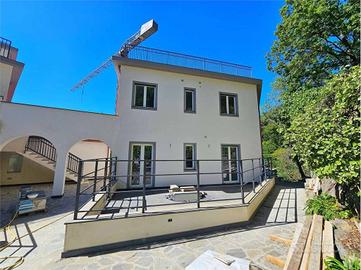 Appartamento di 96 m² con 3 locali e posto auto a 