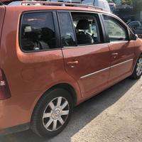 VOLKSWAGEN TOURAN ANNO 09