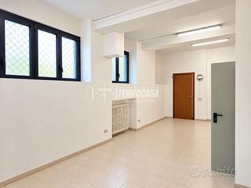 VENDITA LABORATORIO RISTRUTTURATO CON POSSIBILITÀ