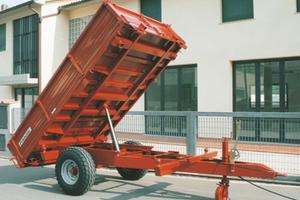 Rimorchio agricolo francini f 15 ribaltamento post