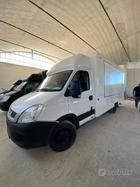 autonegozio paninoteca ambulante food truck