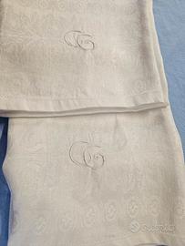 Asciugamani vintage con monogramma   