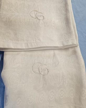 Asciugamani vintage con monogramma   