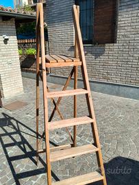 scala  aperta in legno