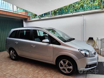 Opel Zafira B 