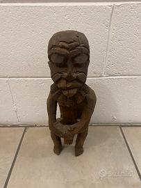 Statuetta in legno artigianato africano