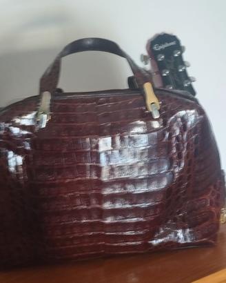 Borsa in coccodrillo. Vera pelle