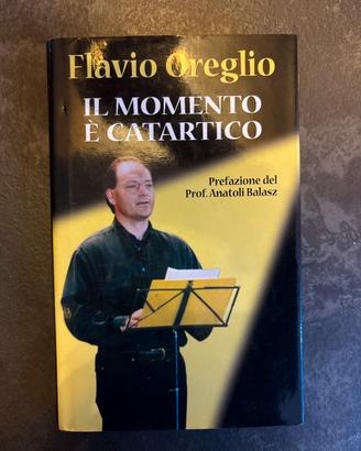 Il momento è catartico. Flavio Oreglio