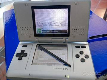 NINTENDO DS ARGENTO CON PENNINO